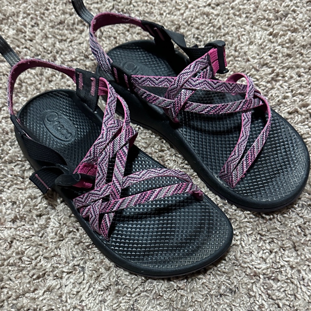 Chaco Youth Strappy Black and Pink Sandals
